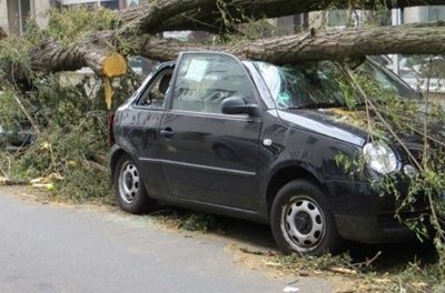 Ako vam je nevrijeme oštetio auto, a nemate osiguranje, možete se nadati samo mizernoj odšteti