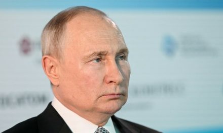 Putin se oglasio o mirovnim pregovorima s Ukrajinom, brani gušenje sloboda u Rusiji