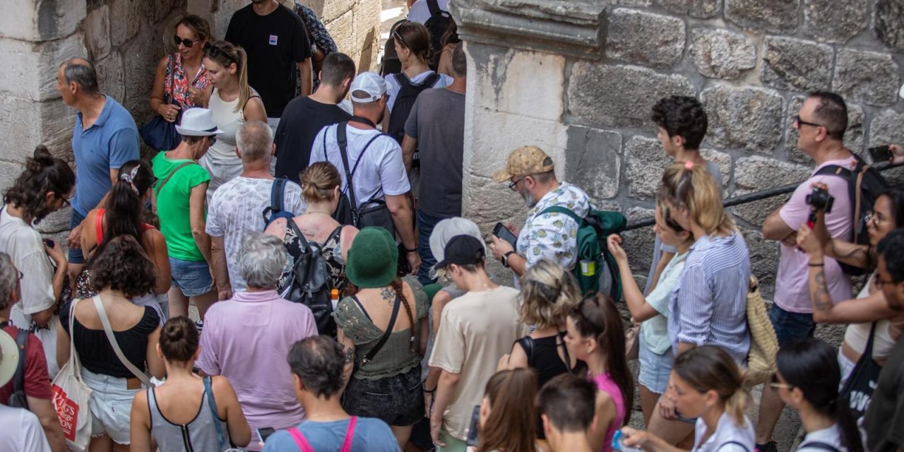 U sedam mjeseci deset posto više turista no lani, četiri posto više noćenja, najviše u ovih pet gradova