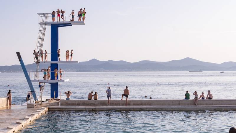 Na omiljenoj zadarskoj plaži izviru fekalije i širi se zaraza: Otkrili i otkud dolaze fekalije