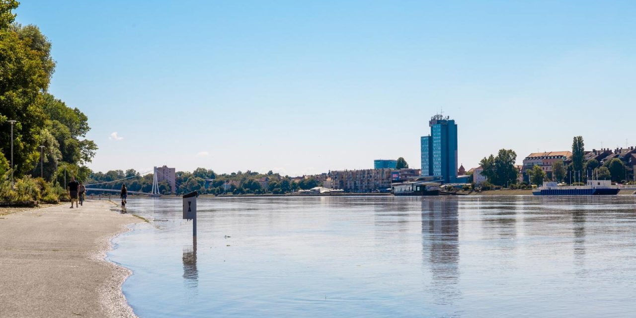 Osijek u nedjelju očekuje vrhunac vodenog vala: Šetnica na Dravi ograđena zbog sigurnosti