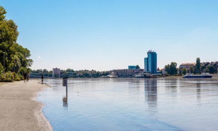 Osijek u nedjelju očekuje vrhunac vodenog vala: Šetnica na Dravi ograđena zbog sigurnosti