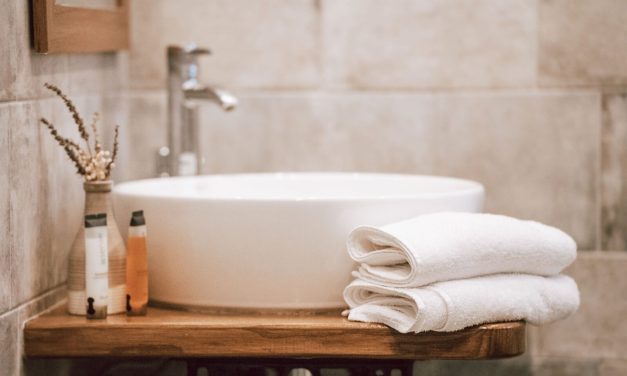 Djelatnica hotela otkrila što nikada ne biste trebali koristiti iz hotelskih kupaonica