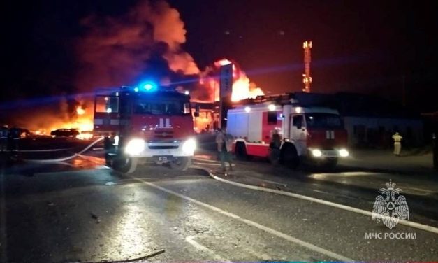 VIDEO Najmanje 25 mrtvih u požaru na benzinskoj postaji u Rusiji, među njima troje djece