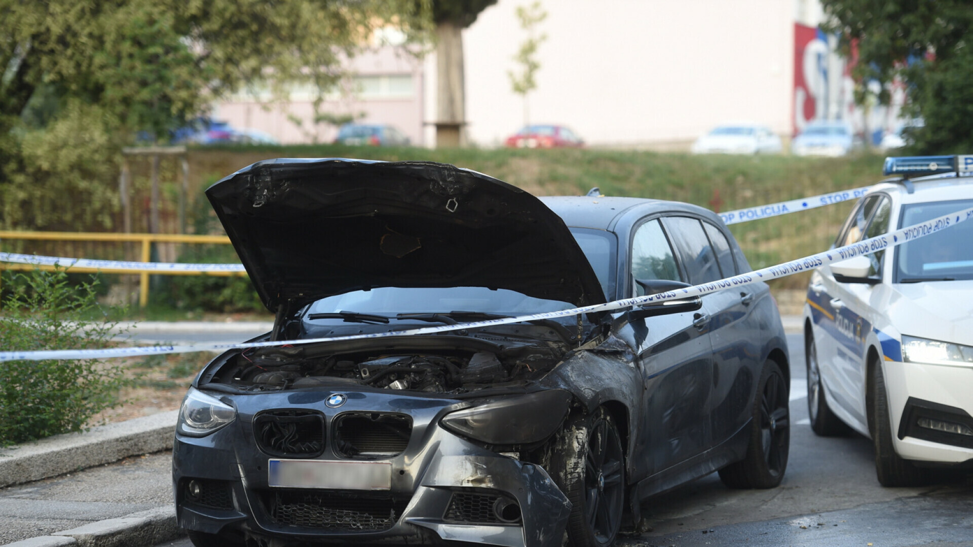 FOTO “Nisam ni muhu zgazio”: Vlasnik izgorenog BMW-a sumnja da mu je netko namjerno zapalio auto