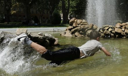 Hrvatska na udaru toplinskog vala! Vrhunac stiže, ali popodne će biti pljuskova i grmljavine: Provjerite gdje će trebati kišobrani