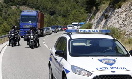 Teška nesreća u tunelu, promet zatvoren u oba smjera