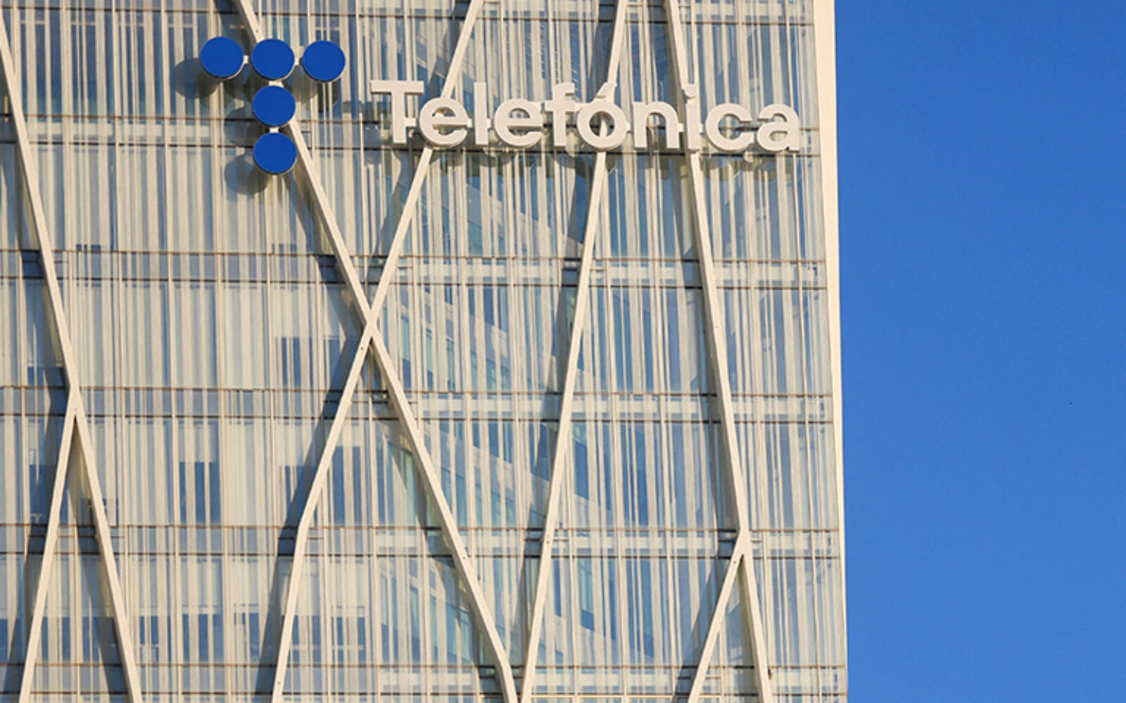 Najveći saudijski telekom STC kupuje 10 posto španjolske Telefónice