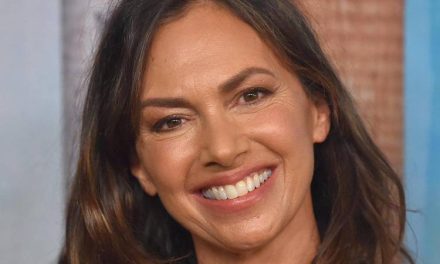 Susanna Hoffs pokazala kako se mijenjala kroz godine: Prošla je 60-u, a i danas izgleda odlično