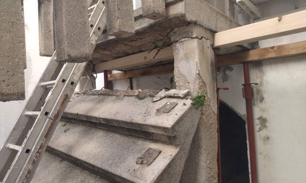 VIDEO: Dvije osobe teško, a jedna lakše ozlijeđena u urušavanju stubišta zgrade u Rabu