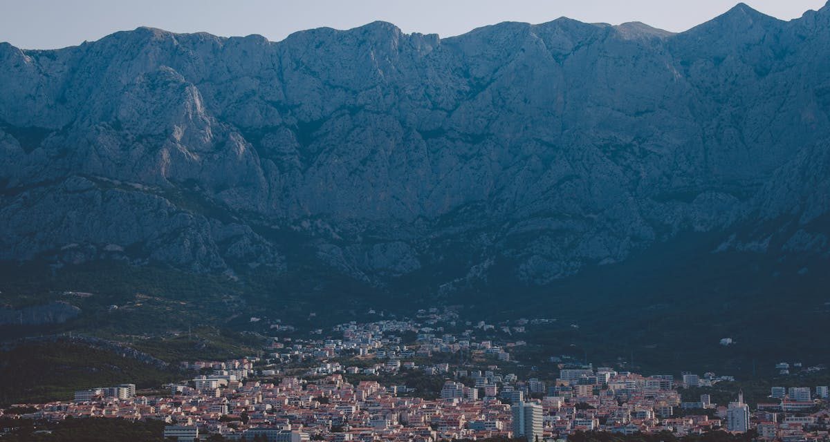A Coastal Prelude: Your Effortless Journey from Split Airport to Makarska