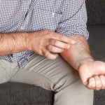 Da li psorijaza svrbi kod svih pacijenata i kako se nositi s tim simptomom?